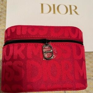 MISS DIOR Vibrant PINK - COSMETIC Makeup Pouch with CD LOGO


NEW WITH BOX